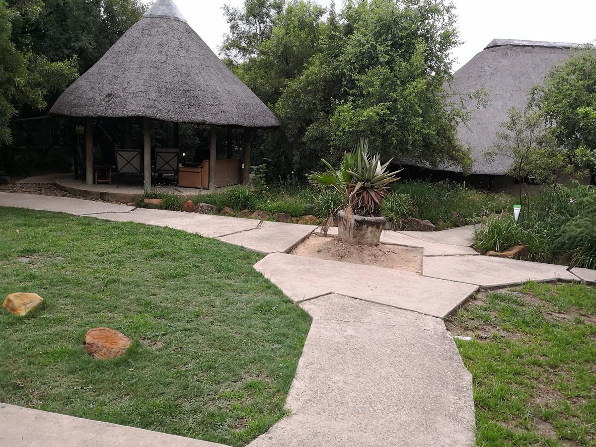Touch Of Africa Lodge Lanseria Exterior foto